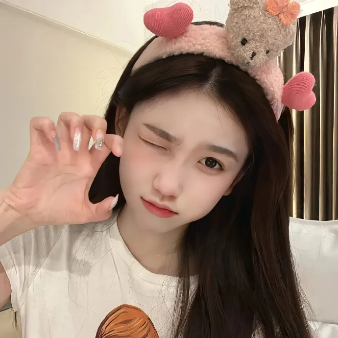 乐坛天后隐婚生子传闻，工作室紧急辟谣，凌晨引热议